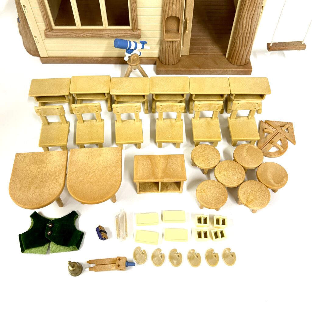 used مدرسة الغابة S-24 Sylvanian Families Calico Critters