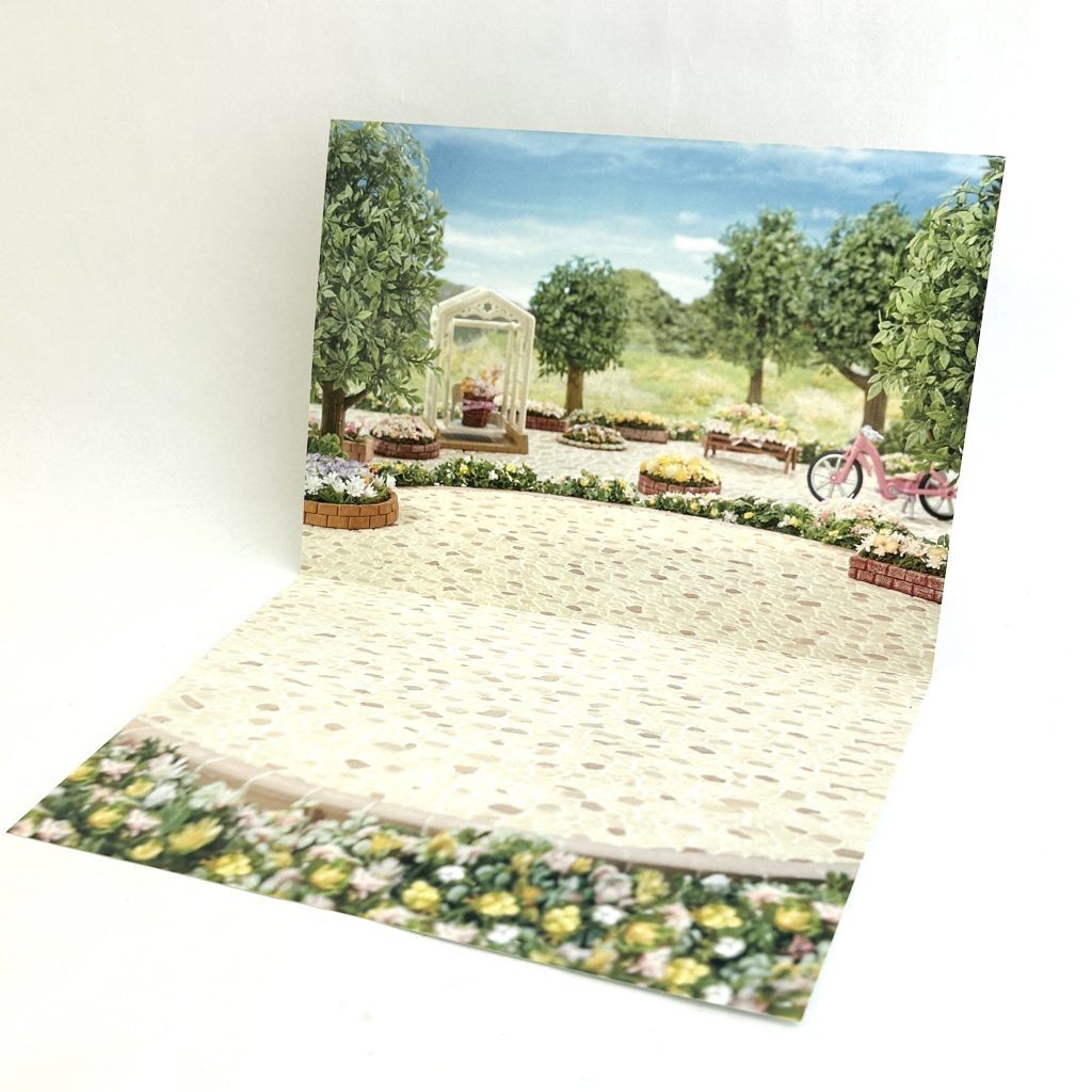 Feuille de fond Flora Lapin Bébé Familles Sylvanian Calico Critters