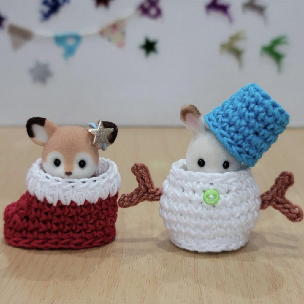 BOTAS DE PAPÁ NOEL DE PUNTO MUÑECO DE NIEVE PARA BEBÉS Calico Clitters Sylvanian Families