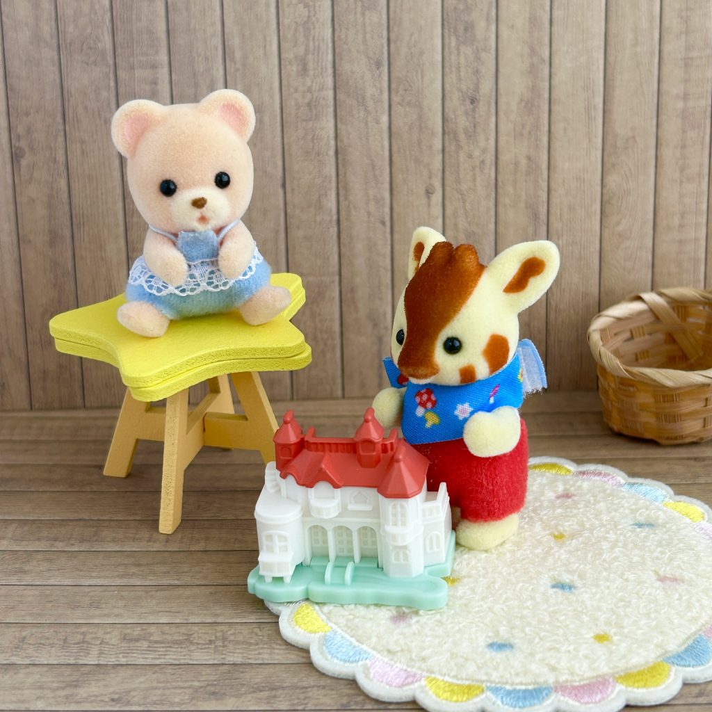 Dollhouse Base et Ensemble de Papier Peint Feuille Brun Foncé Seria