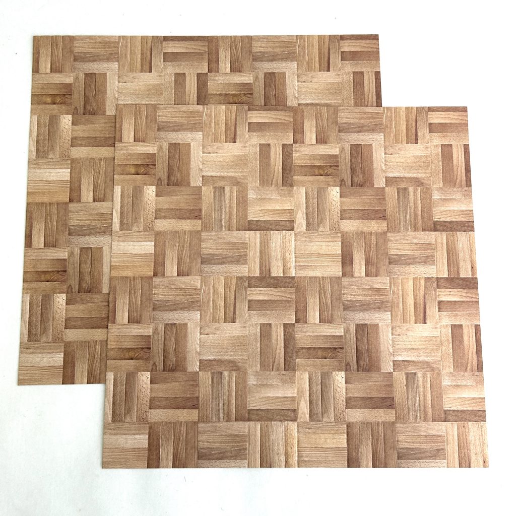 Ensemble de 2 feuilles de revêtement de sol pour maison de poupée motif damier Seria