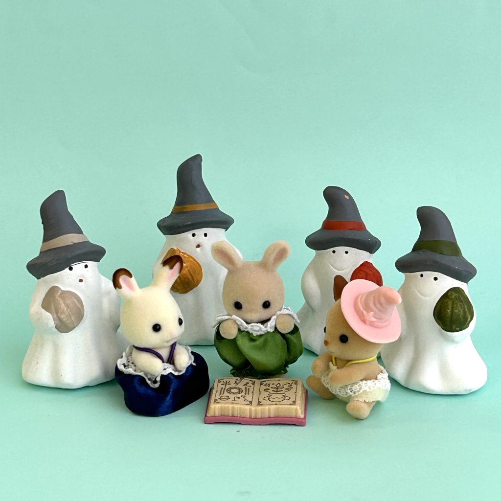 Resin Ornament Smiling Witch Ghost Red Halloween Natural Kitchen