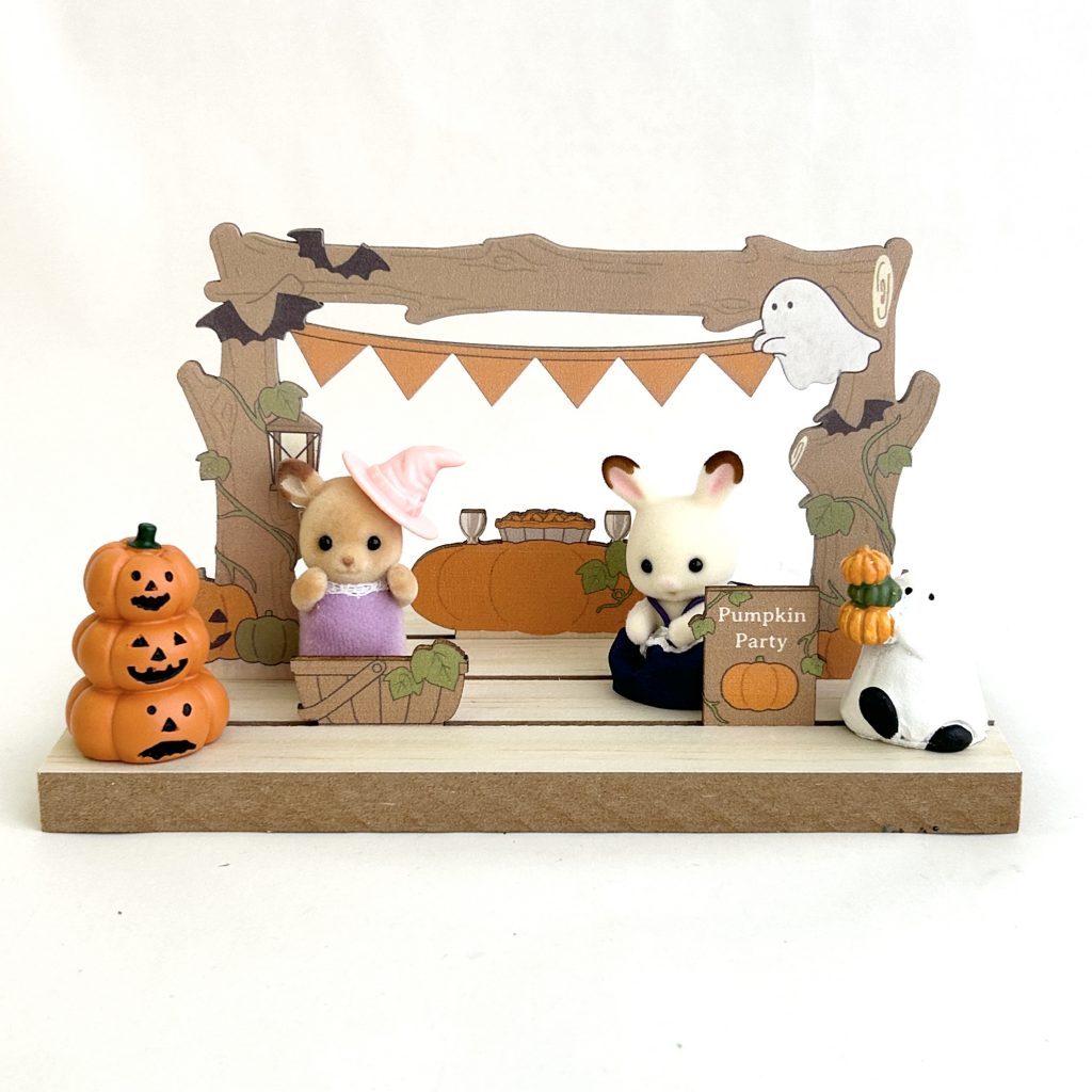 Wooden Stand Board – Preparing for a Pumpkin Party Halloween Natural Kitchen