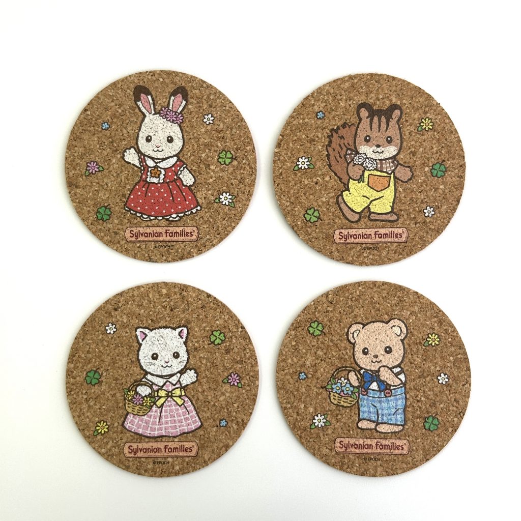 Coffret de 4 dessous de verre en liège Anniversaire 40 ans 2025 Familles Sylvanian Calico Critters