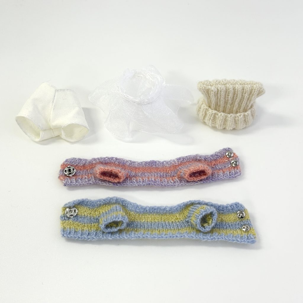 طقم سترة مخططة مصنوع يدويًا