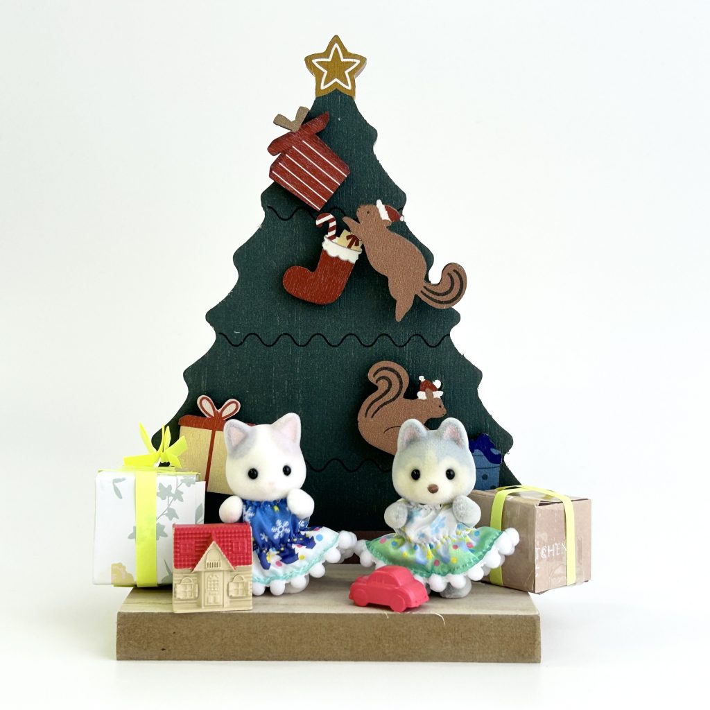 Wooden Display Stand Squirrel and Gift Tree Natural Kitchen