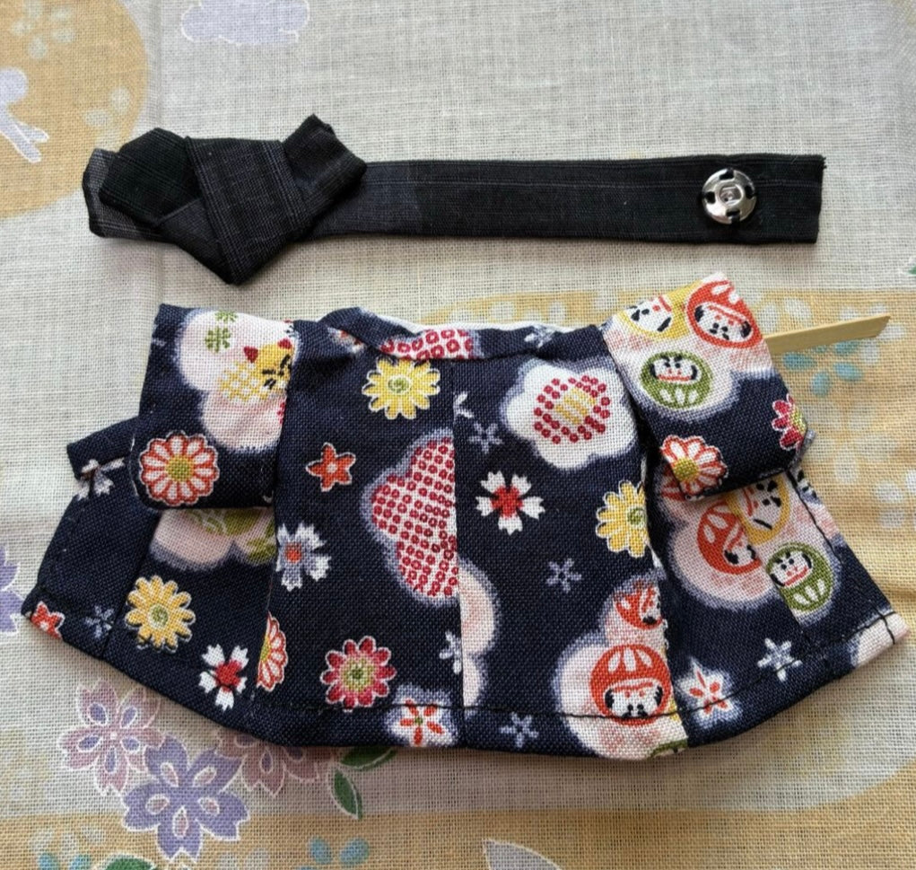 Kimono fait main pour père Bleu marine à fleurs fait main