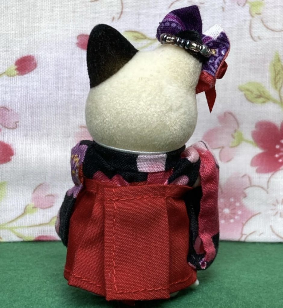 HAKAMA ROUGE SAKURA FAIT MAIN POUR FILLE Ne s'applique pas