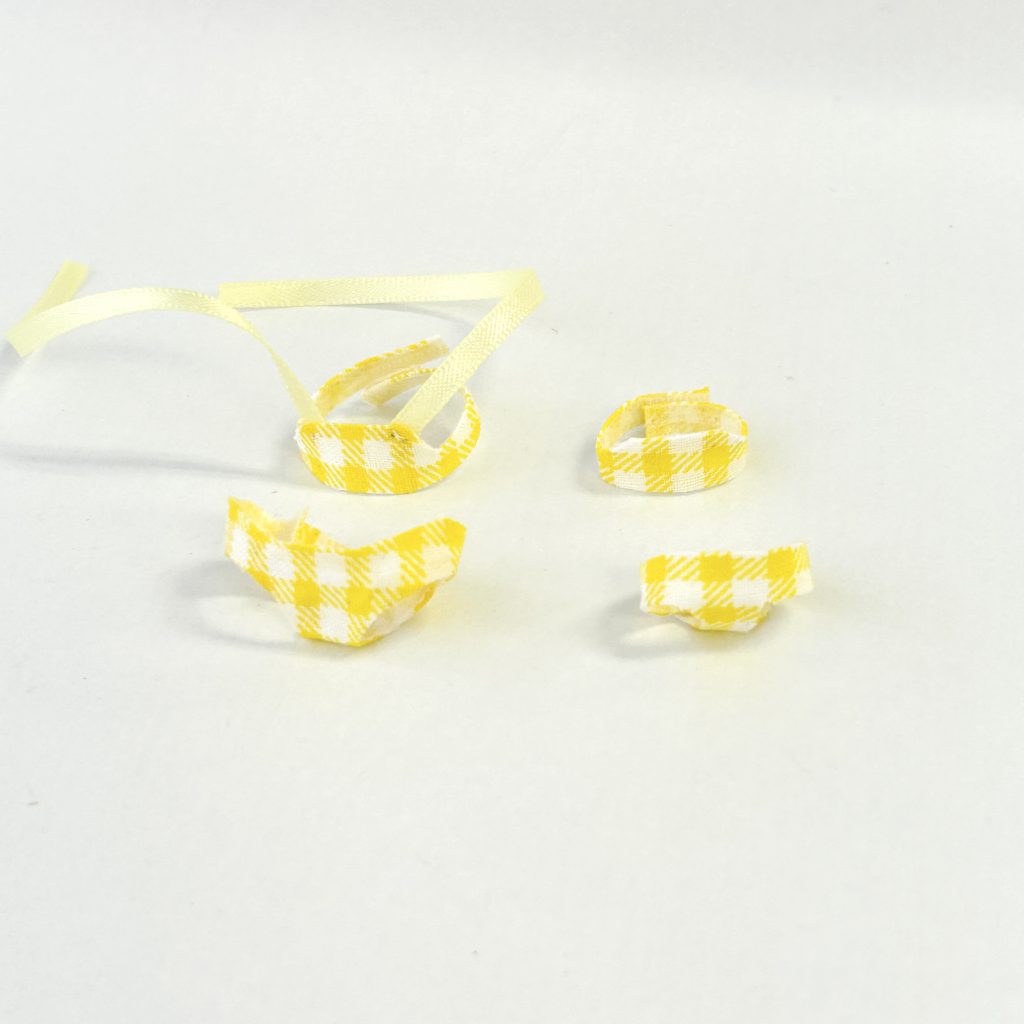 ENSEMBLE DE MAILLOT DE BAIN JAUNE FAIT MAIN Ne s'applique pas