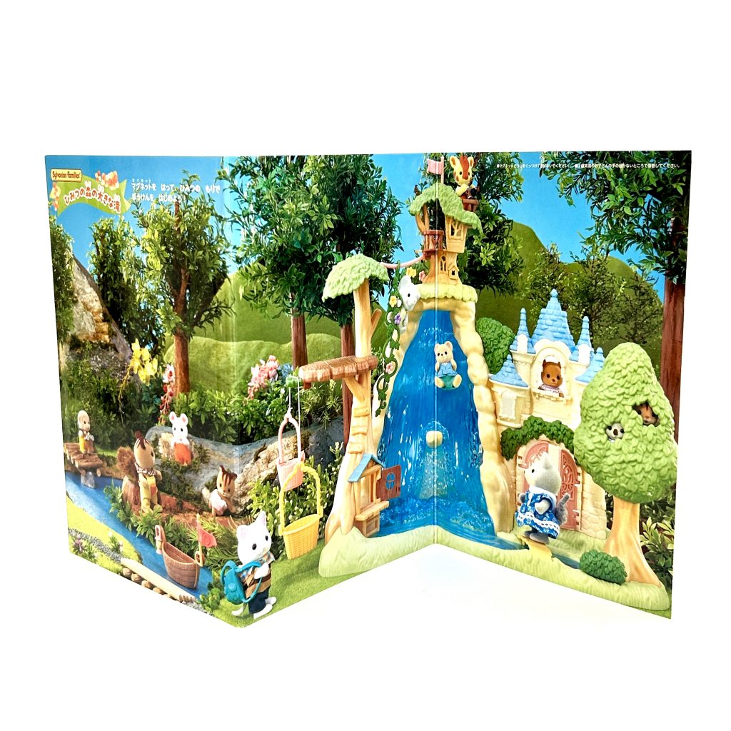 كتاب بانوراما مغناطيسي 2023 Sylvanian Families Calico Critters