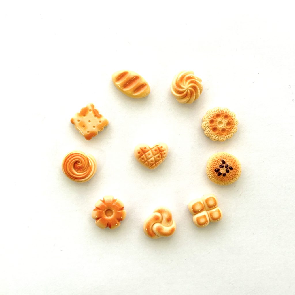 SET OF 10 BREADS Does not apply