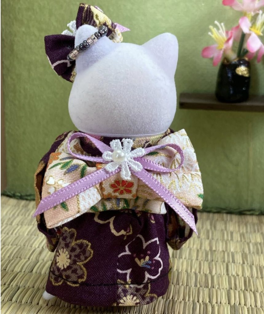Kimono Sakura violet foncé pour mère fait main