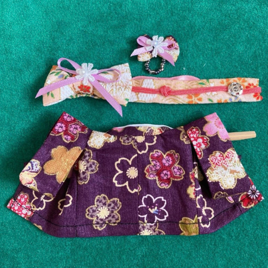 Kimono Sakura violet foncé pour mère fait main