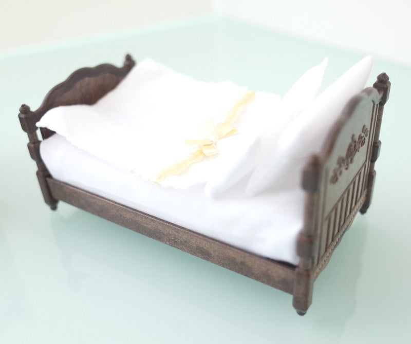 Ensemble classique commode et lit marron 2019 14193 Sylvanian Families Calico Critters