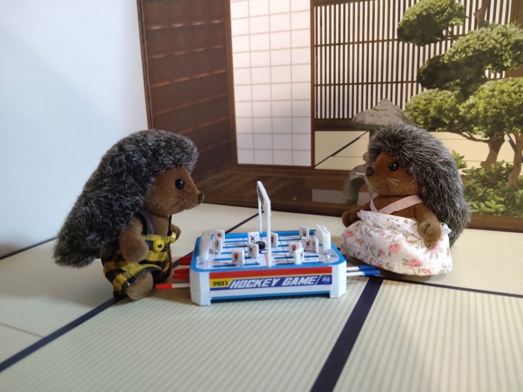 Miniature Capsule Toy Hockey Game Set 2020 Sylvanian Families Calico Critters