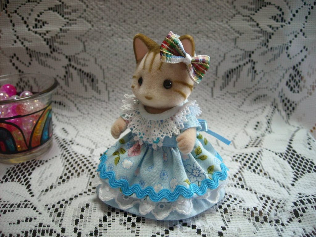 HANDMADE BLUE DRESS FOR MOTHER Flower Pattern Sylvanian Families