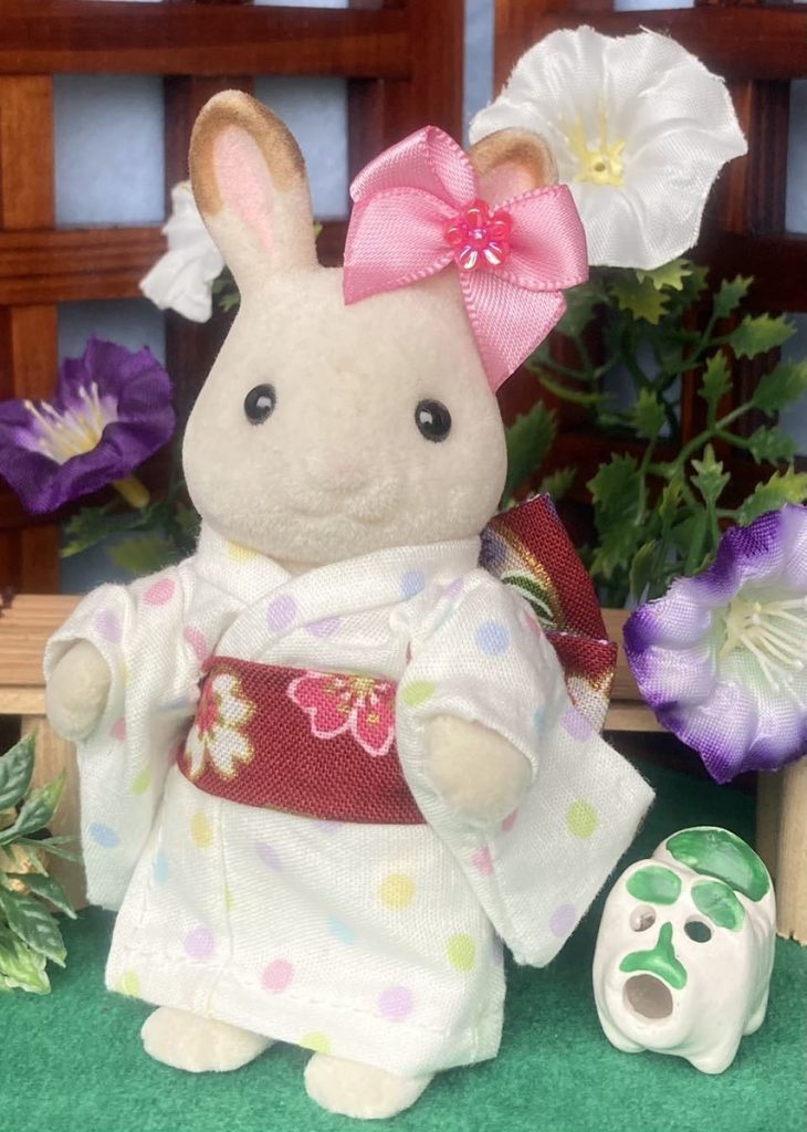 كيمونو صيفي يدوي الصنع للأم أبيض بنقاط بولكا كاليكو كريترز