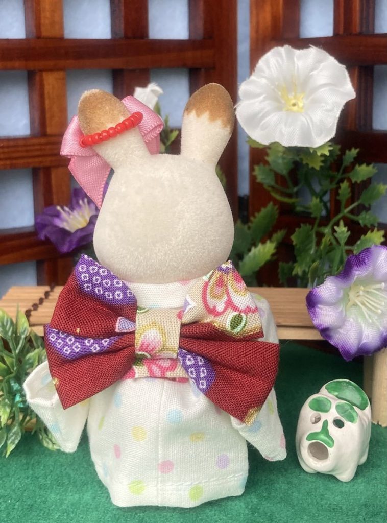 كيمونو صيفي يدوي الصنع للأم أبيض بنقاط بولكا كاليكو كريترز