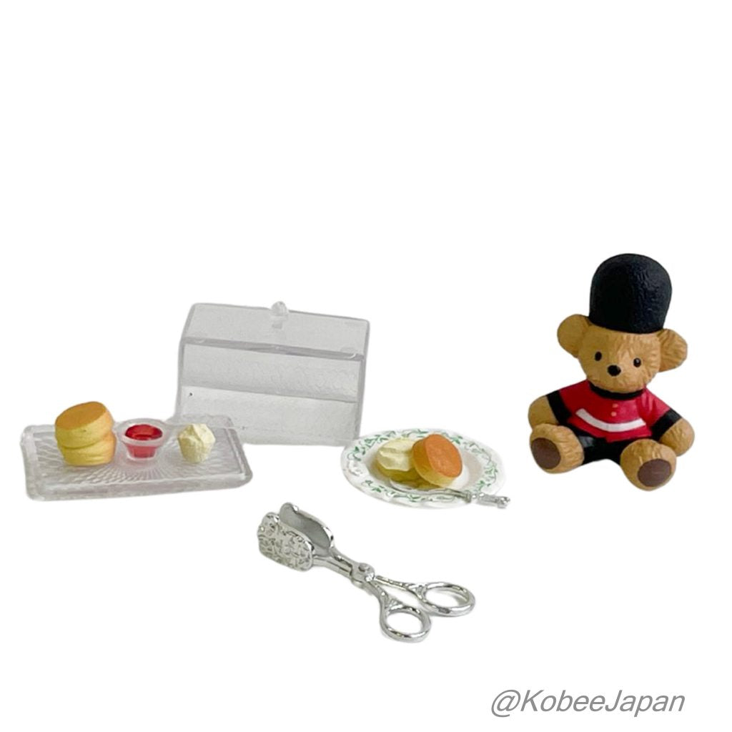 Mi Momento Secreto del Té 4 Untar generosamente con crema coagulada y mermelada Re-ment