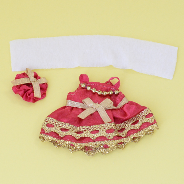 Robe rouge de fille avec collier fan club Calico Critters