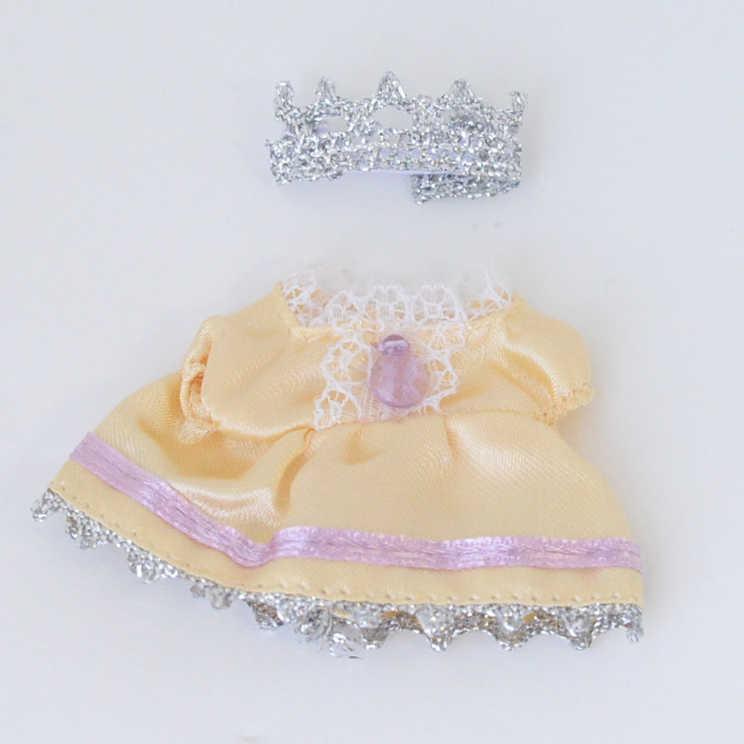 Girl's Gold Dress With Tiara Fan Club 96876 Sylvanian Families Calico Critters