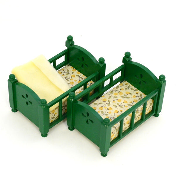 [Used] GREEN BABY BED�~2 Epoch Japan Sylvanian Families