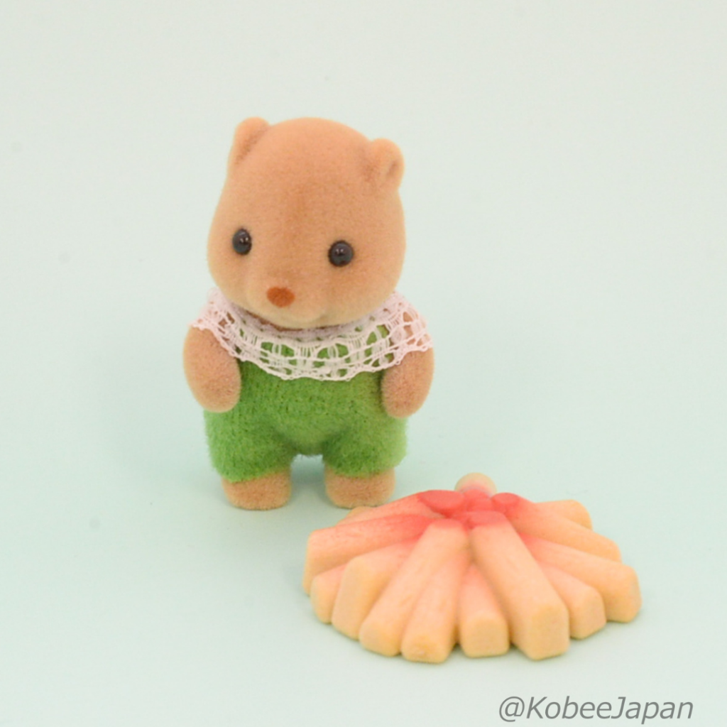 Baby Camping Series Beaver Baby With Campfire Sylvanian Families Calico Critters