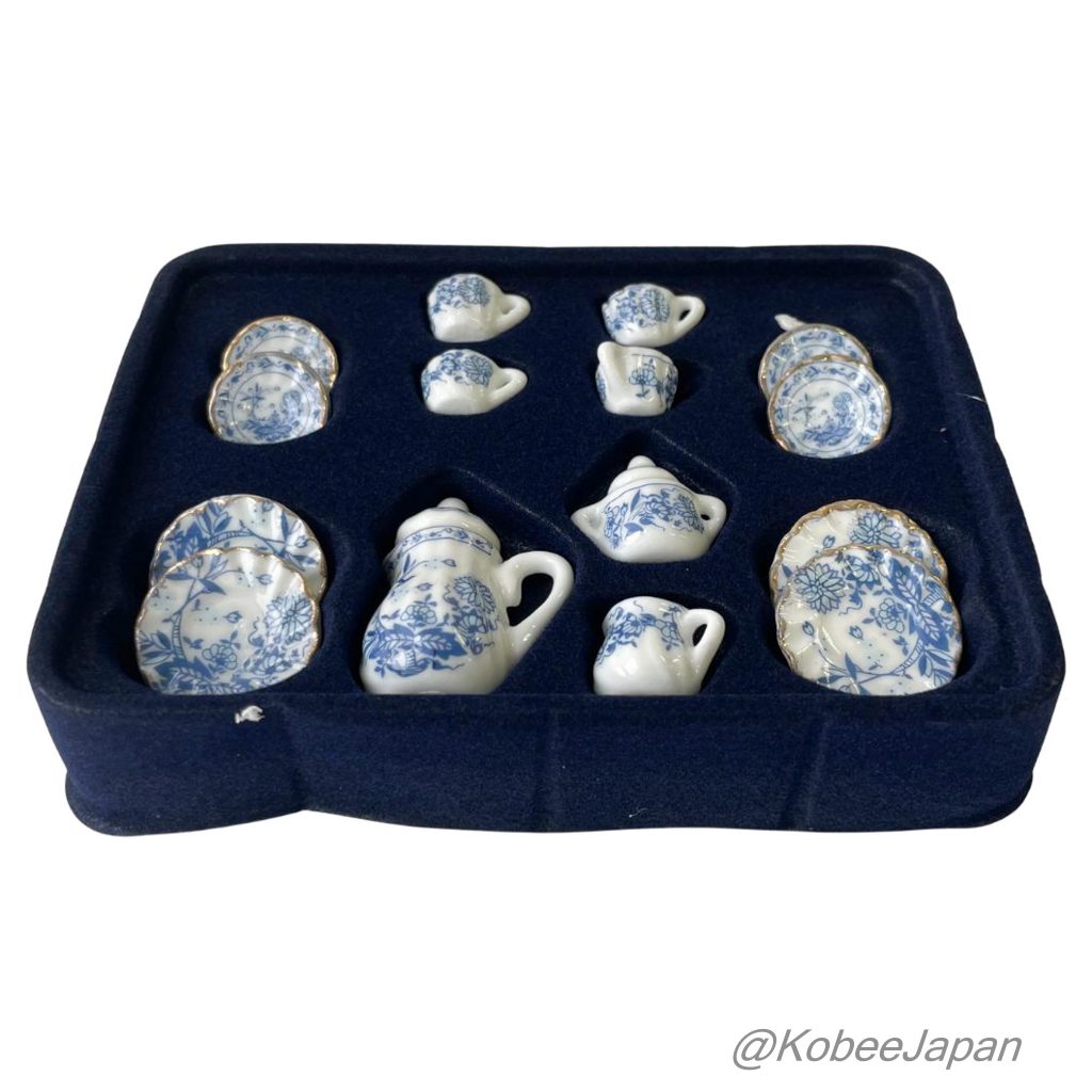 Juego de vajilla de cerámica en miniatura con estampado floral azul