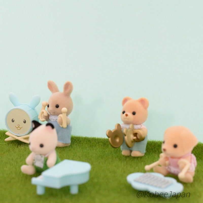 BABY RECITAL SERIES COMPLETE 8 FIGURE SET Epoh Japan Sylvanian Families