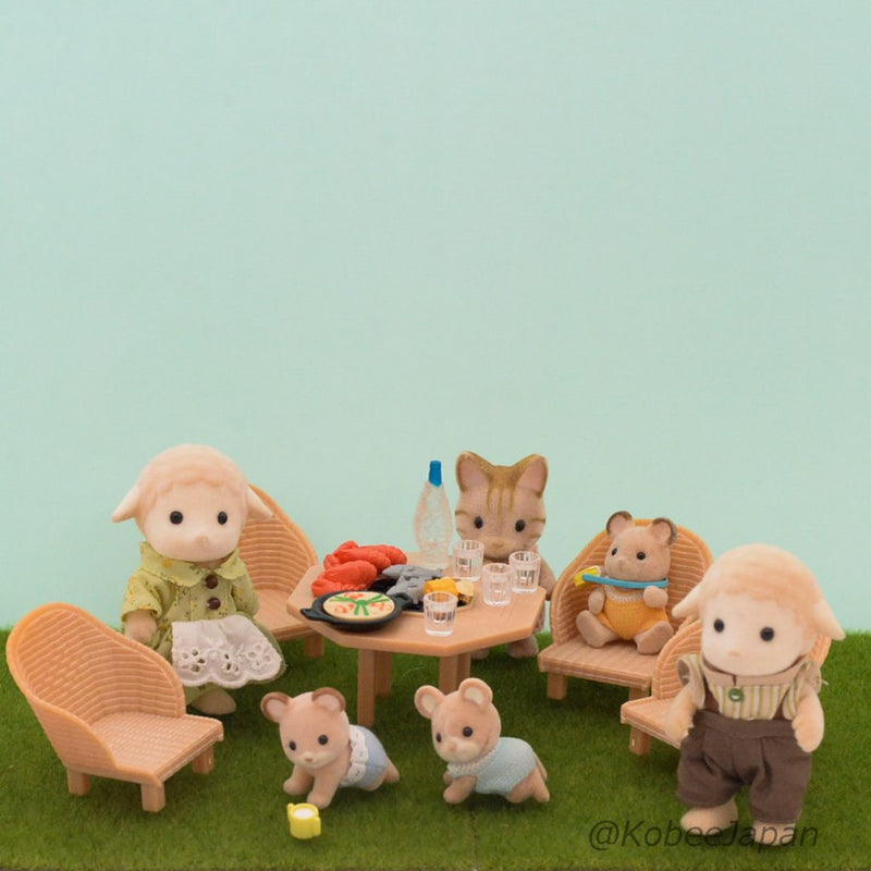 SEASIDE BARBECUE SET Fan Club Epoch Japan Sylvanian Families