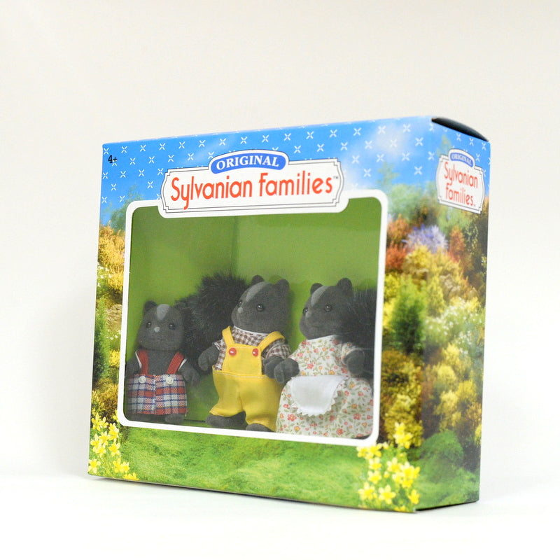 BOUQUET SKUNK FAMILY 4104 Epoch Sylvanian Families