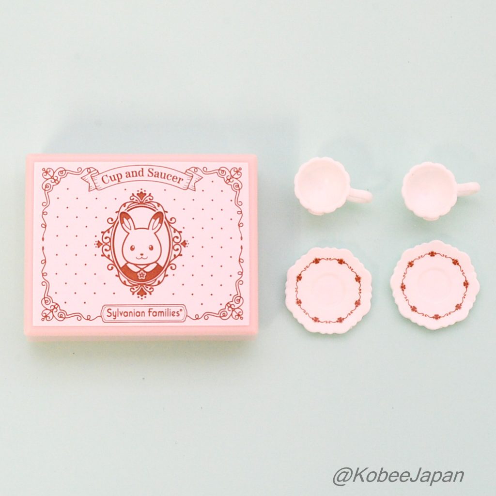 Set de 4 piezas de vajilla de regalo de juguete Capsules 2023 Sylvanian Families Calico Critters