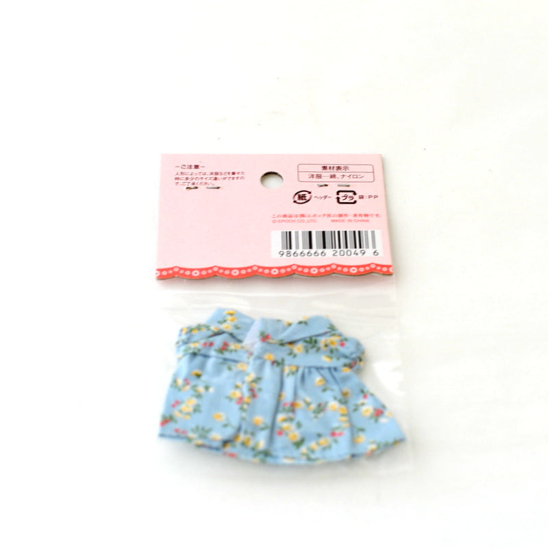 Robe bleue claire à fleurs pour maman avec un tablier Sylvanian Families Calico Critters