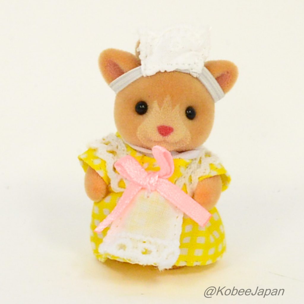 Forest Kitchen Baby Reindeer Waitress Yellow Sylvanian Families Calico Critters