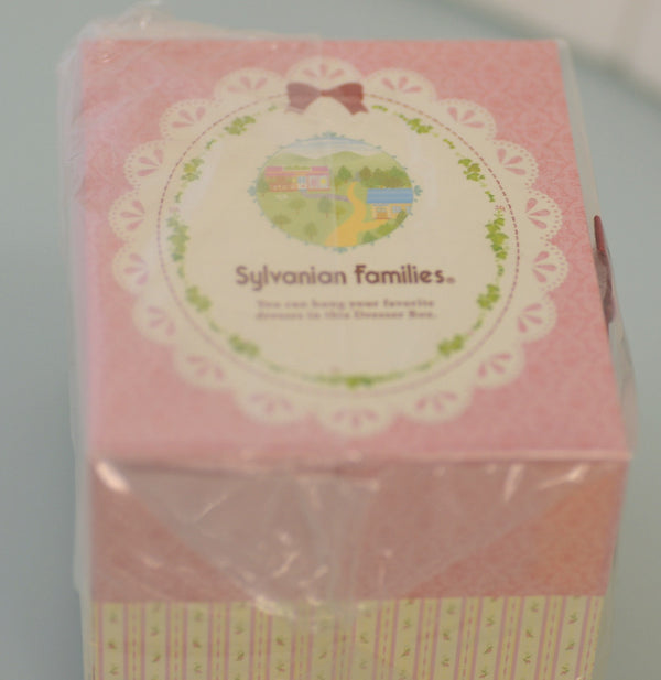 Boîte à carton rose avec couvercle Epoch Japan Calico Critters