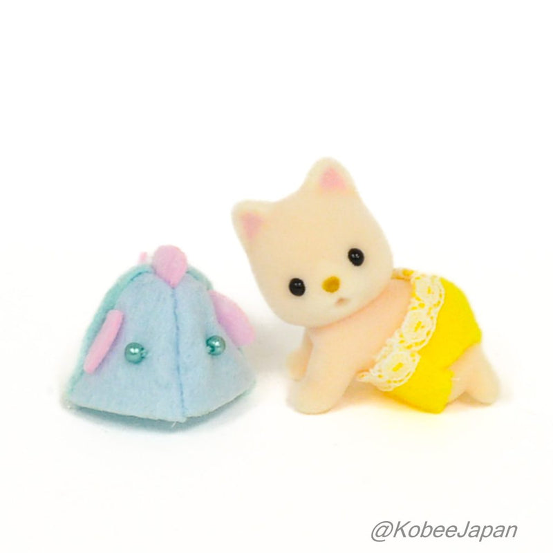 BABY AQUA PARADE SERIES BABY SILK CAT WITH BLUE FISH HAT Sylvanian Families