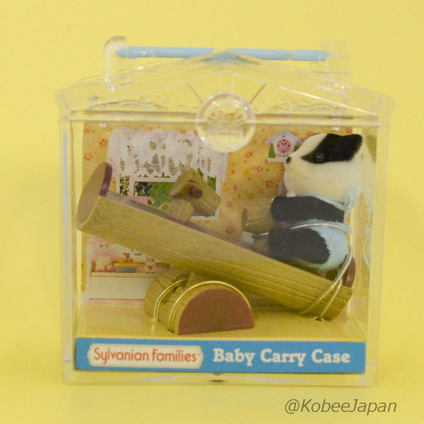 BABY CARRY CASE BADGER 4391F UK Flair Sylvanian Families