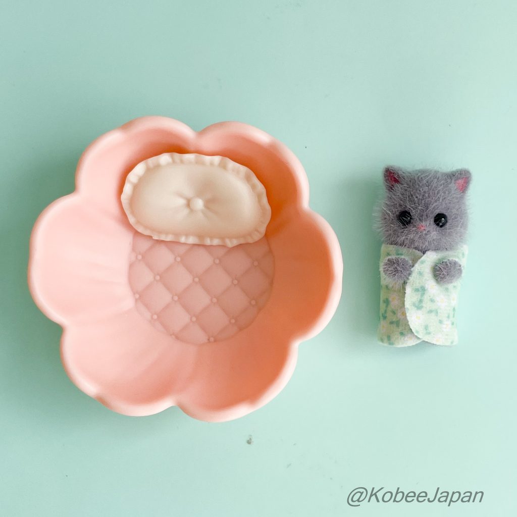 Baby and Flower Bed Set Persian Cat Small Baby 2025 Sylvanian Families Calico Critters