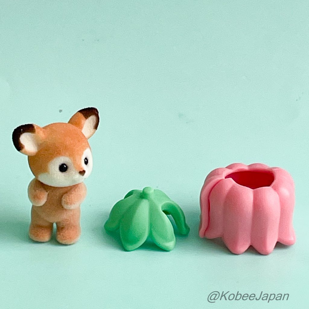 سلسلة أصدقاء غابة الجنيات غزال صغير مع بونشو وقبعة مزهرة 2025 عائلات سيلفانيان كاليكو كريترز