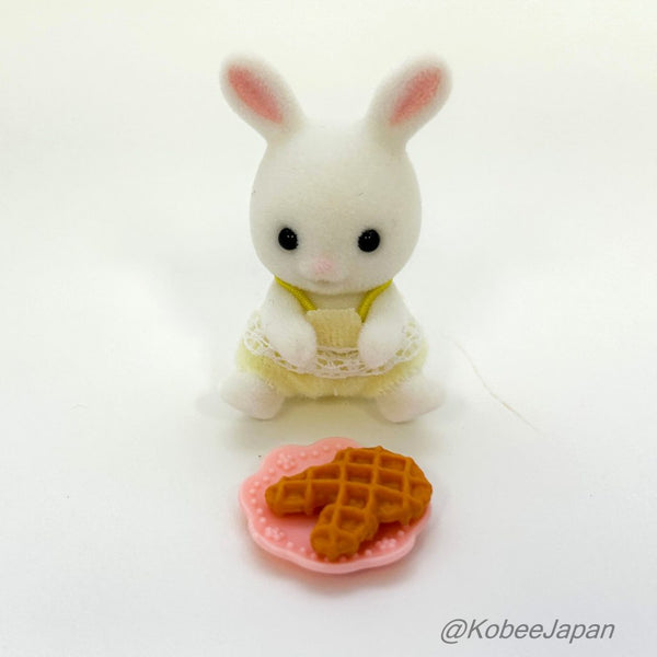 BABY SWEETS SERIES WHITE RABBIT BABY Epoch Japan Sylvanian Families