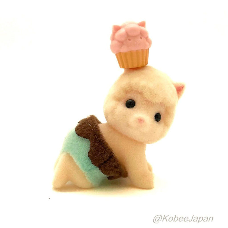 BABY CAKE PARTY SERIES ALPACA BABY WITH A CUPCAKE HAT Epoch Sylvanian Families