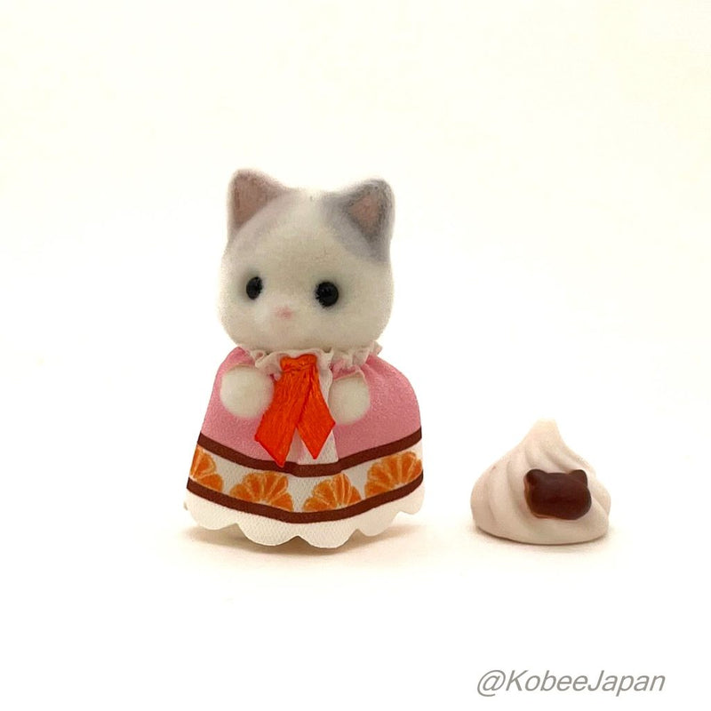 BABY CAKE PARTY SERIES LITTLE LATTE CAT BABY WITH A CREAM HAT Sylvanian Families