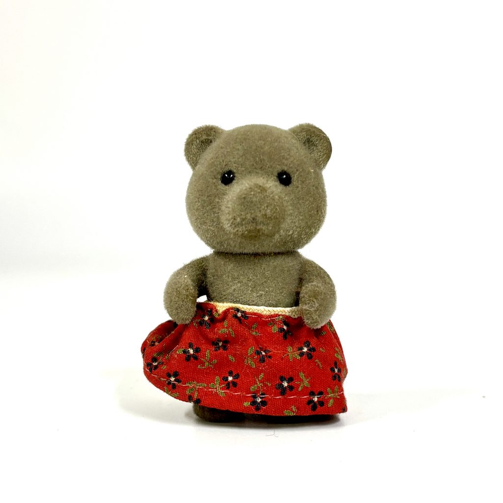 [used] Vintage Gray Bear Girl Sylvanian Families Calico Critters