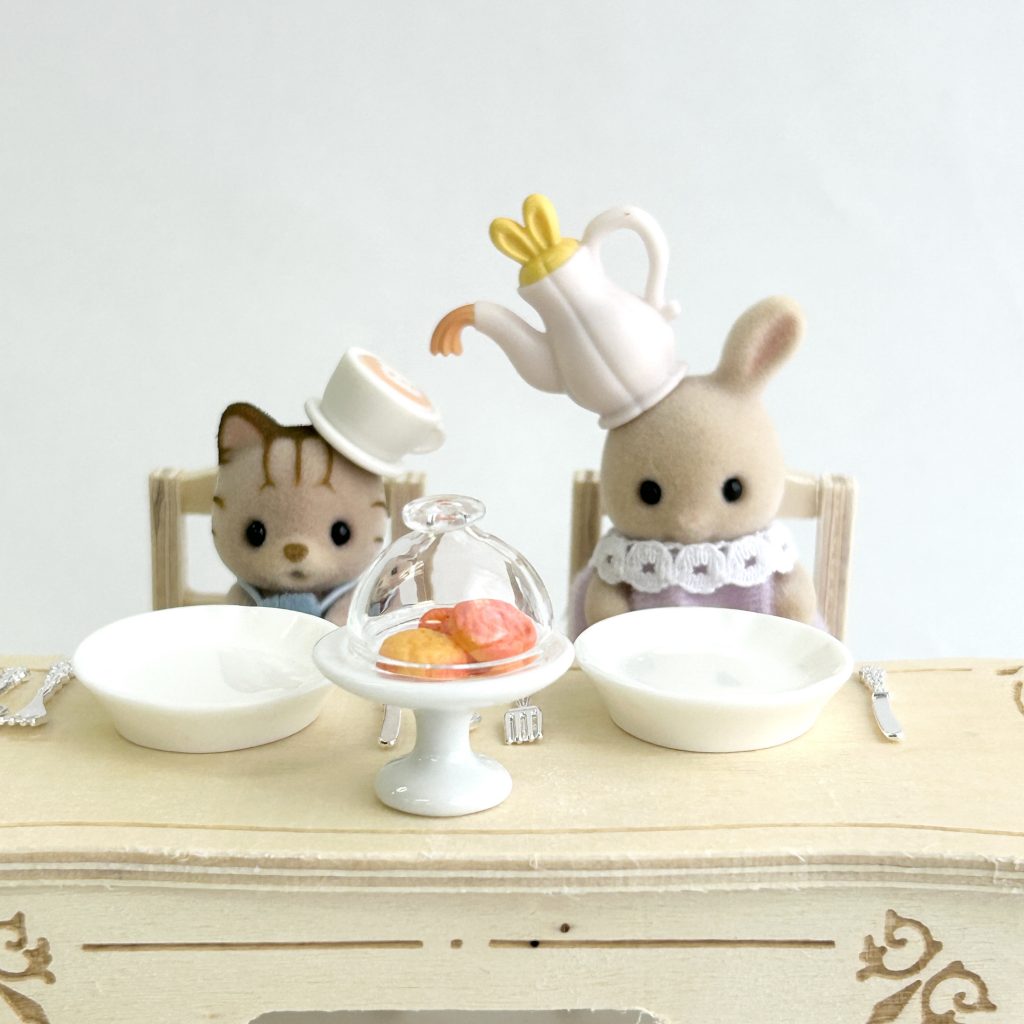 Miniature Cake Stand with Cover Natural Kitchen