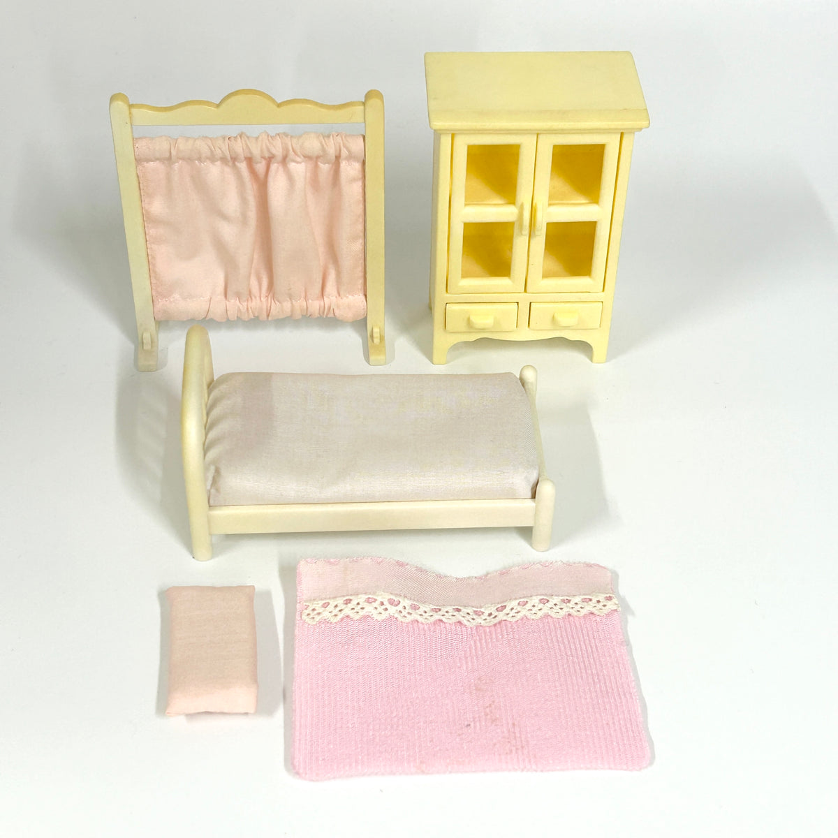 [used] School Nurse's Office Furniture Set Sylvanian Families Calico Critters
