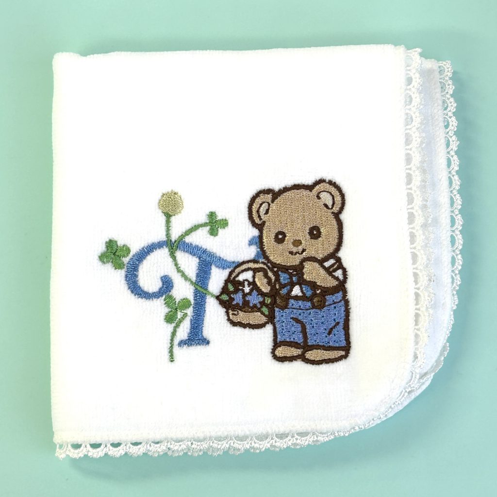 Serviette à main brodée Biscuit Bear Theo 40e anniversaire 2025 Sylvanian Families Calico Critters
