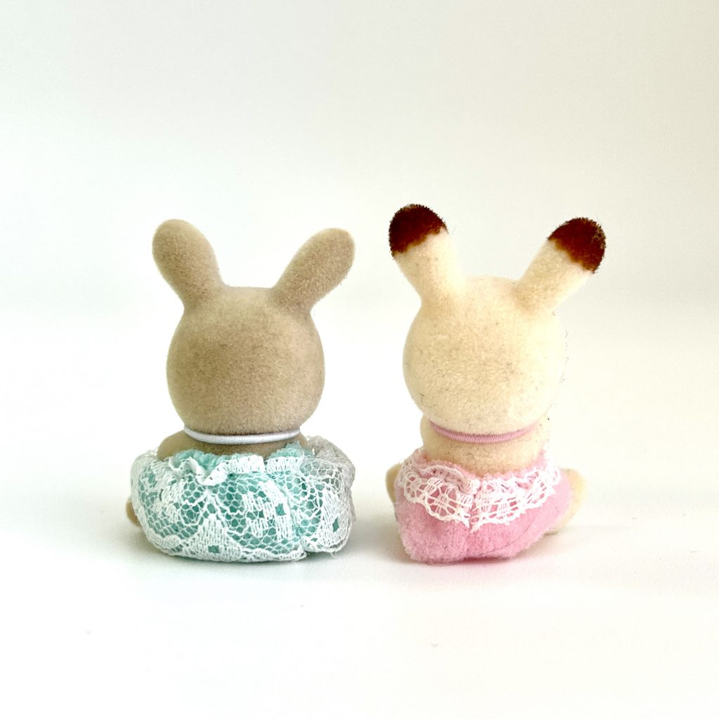 [used] Milk Rabbit Baby and Chocolate Rabbit Baby Sylvanian Families Calico Critters
