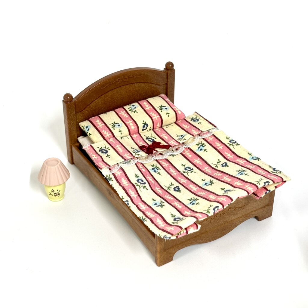[used] Semi-Double Bed for Bedroom KA-512 Sylvanian Families Calico Critters
