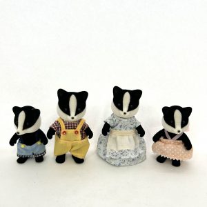 [Used] UNDERWOOD BADGER FAMILY 4046 UK ORIGINAL Sylvanian Families