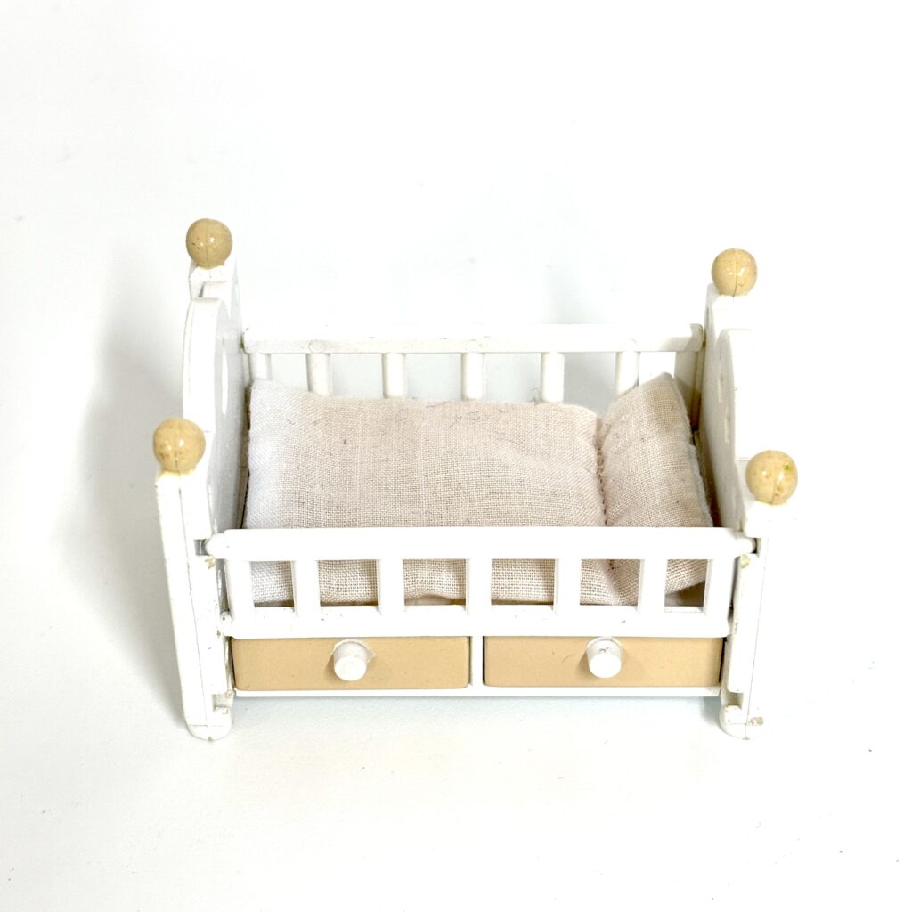 [used] Baby Bed Sylvanian Families Calico Critters